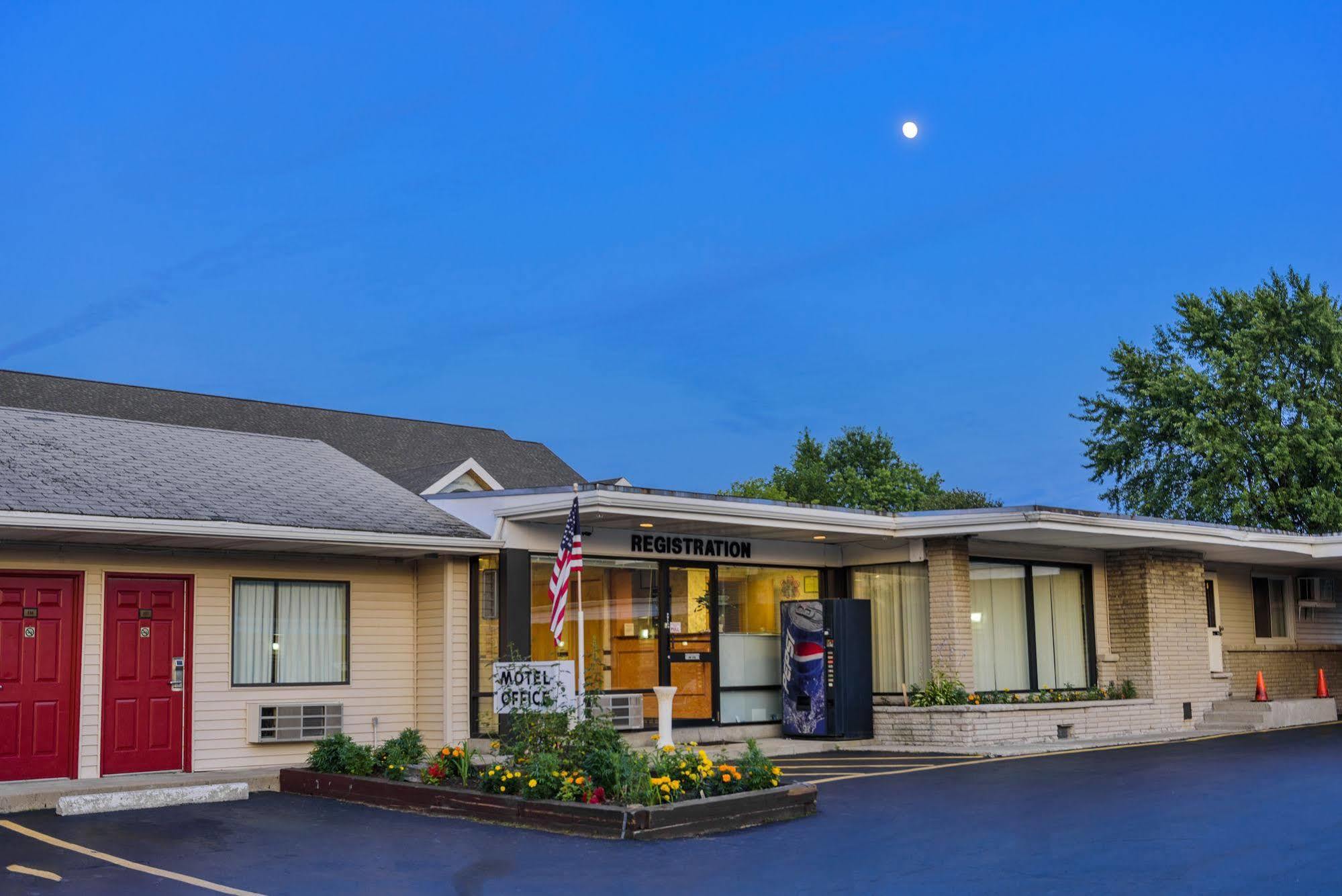 Budget Inn Williamsville Exterior photo